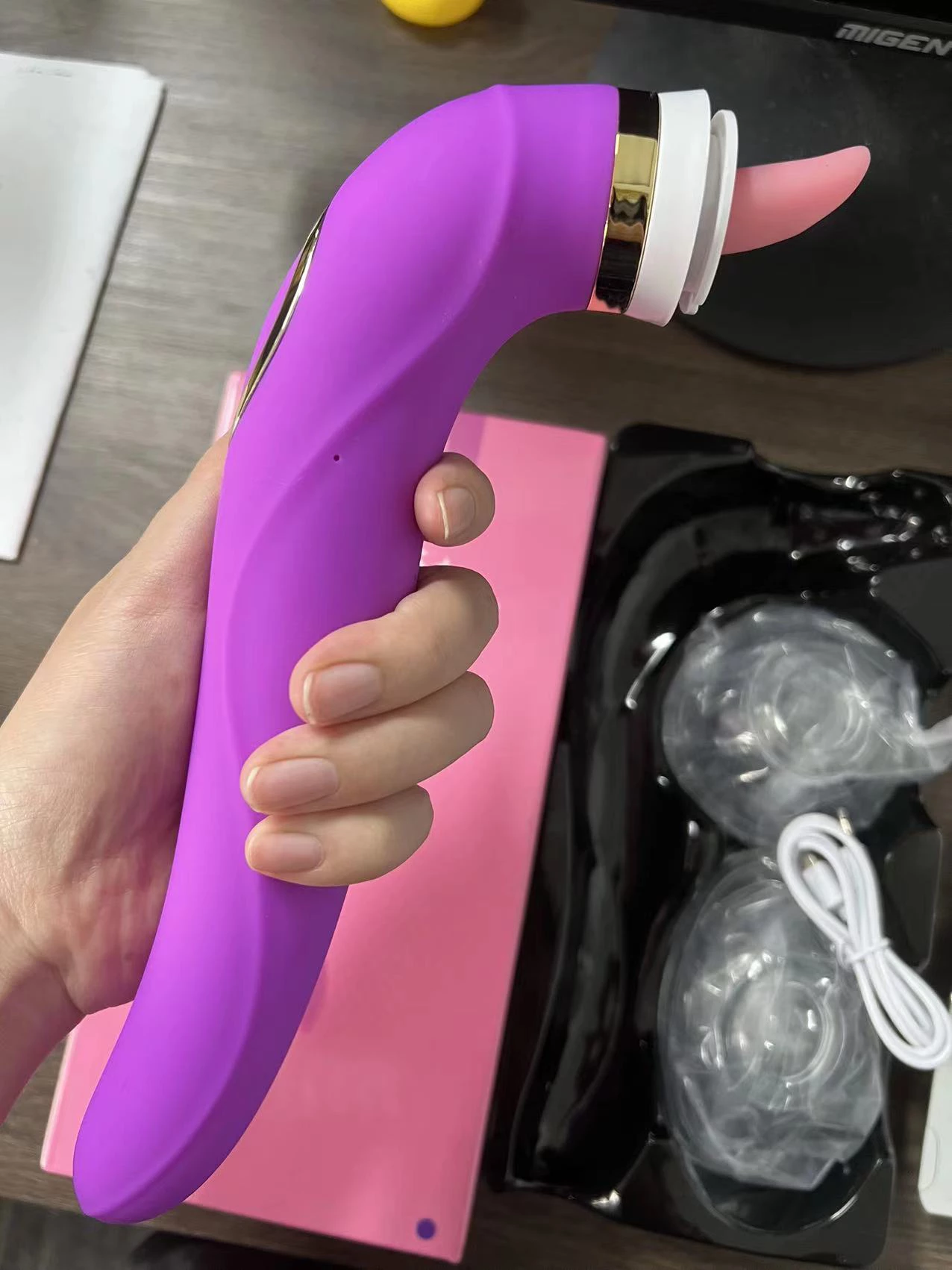 Klitoris- und Nippelsauger verdreht, wie man sie benutzt